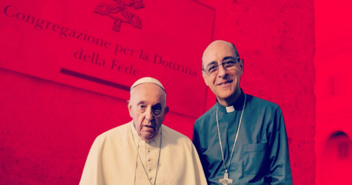 Pope Francis and a church leader pose in front of the Congregazione per la Dottrina della Fede in a vibrant setting.